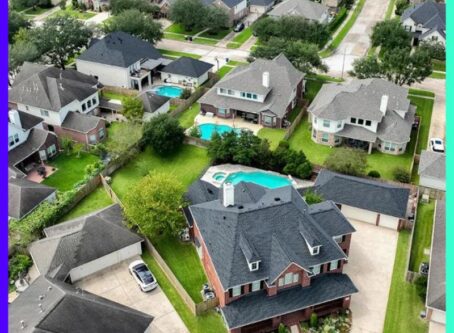 Home Sellers in Florida and Texas Slash Prices Amid Housing Glut